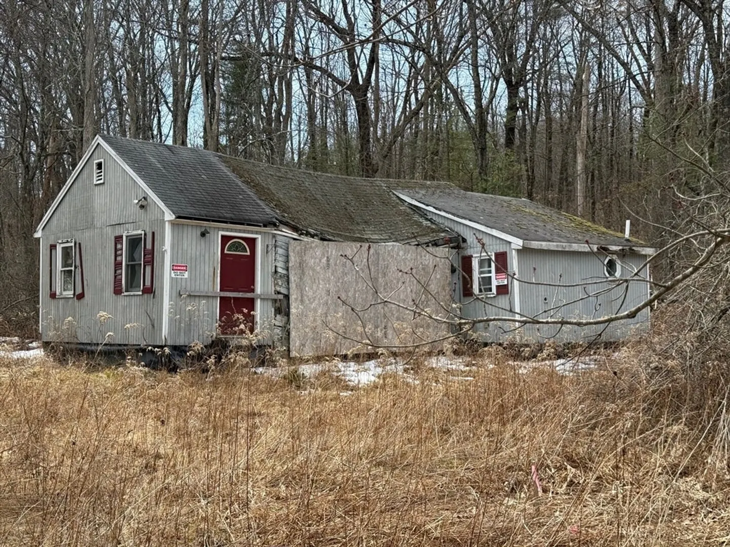 35 Queen Rd Photo 2