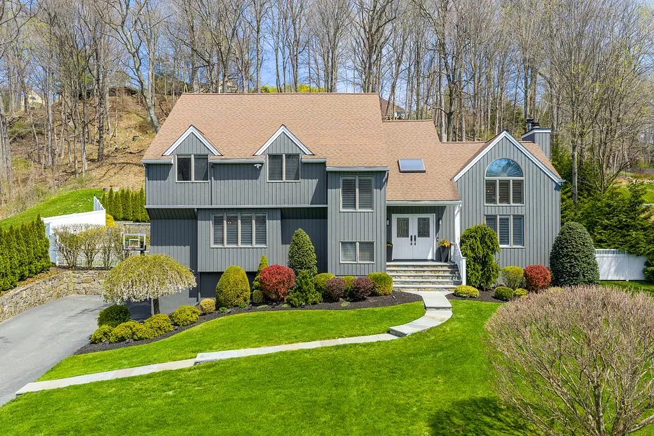 25 Pheasant Run Road Photo 1