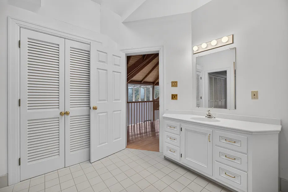 87 Cove Road Photo 31
