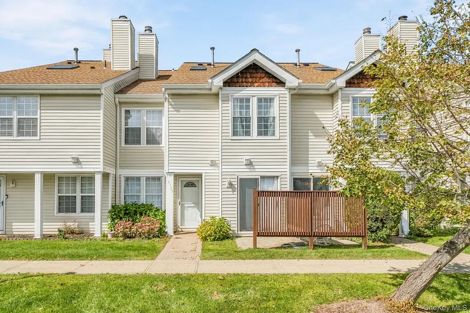2107 Whispering Hills Photo 2
