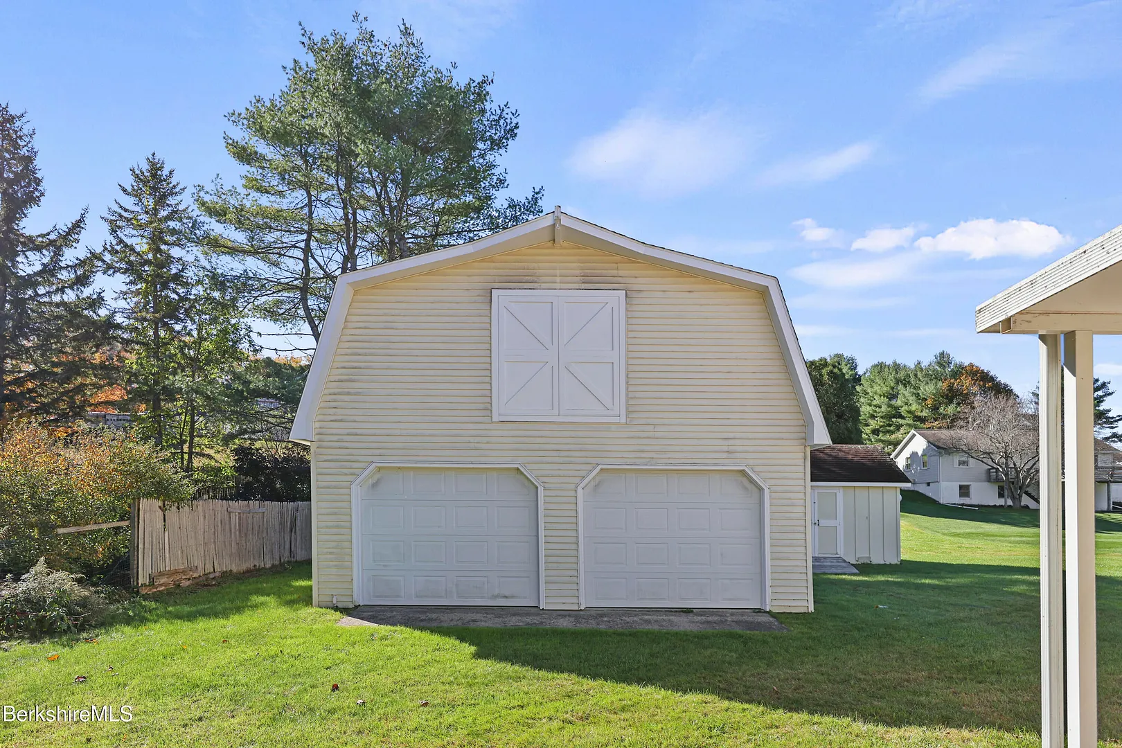 64 Devonshire Dr Photo 53