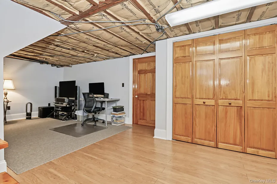 1118 Hudson Avenue Photo 18