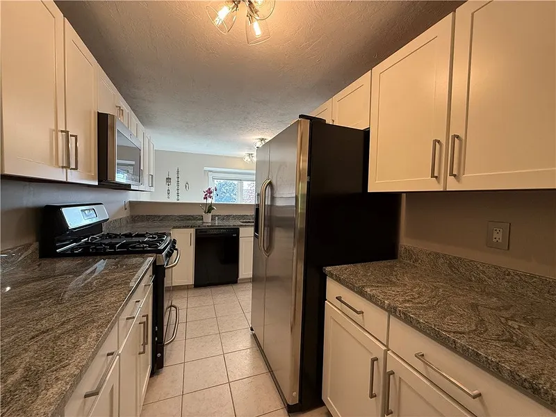 35 Waterview Drive  #D Photo 4