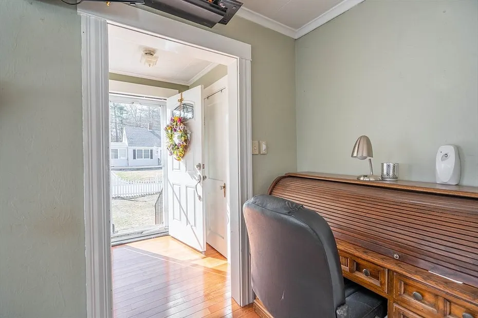 57 Ash Street Photo 16
