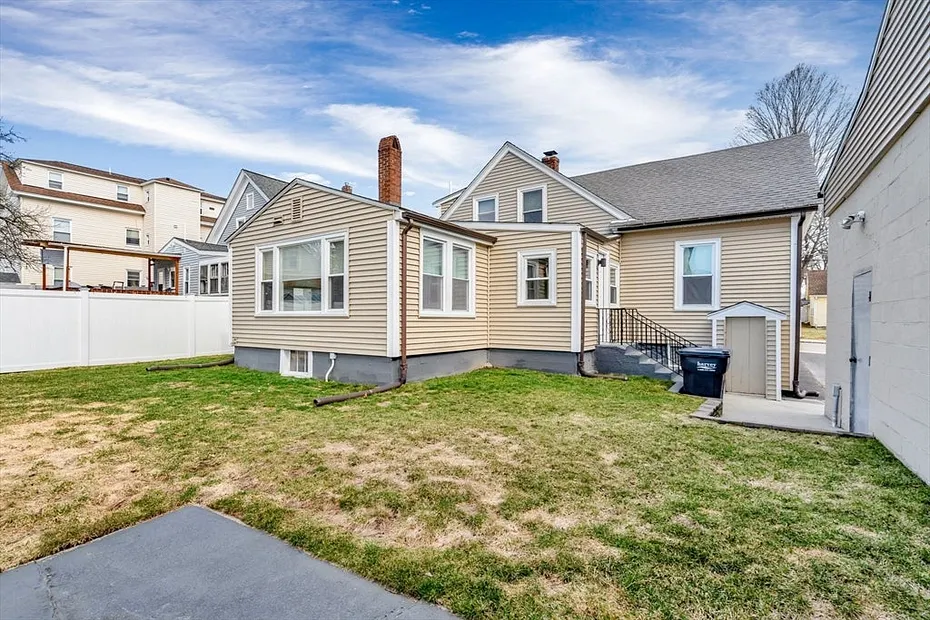 70 Pine St Photo 23