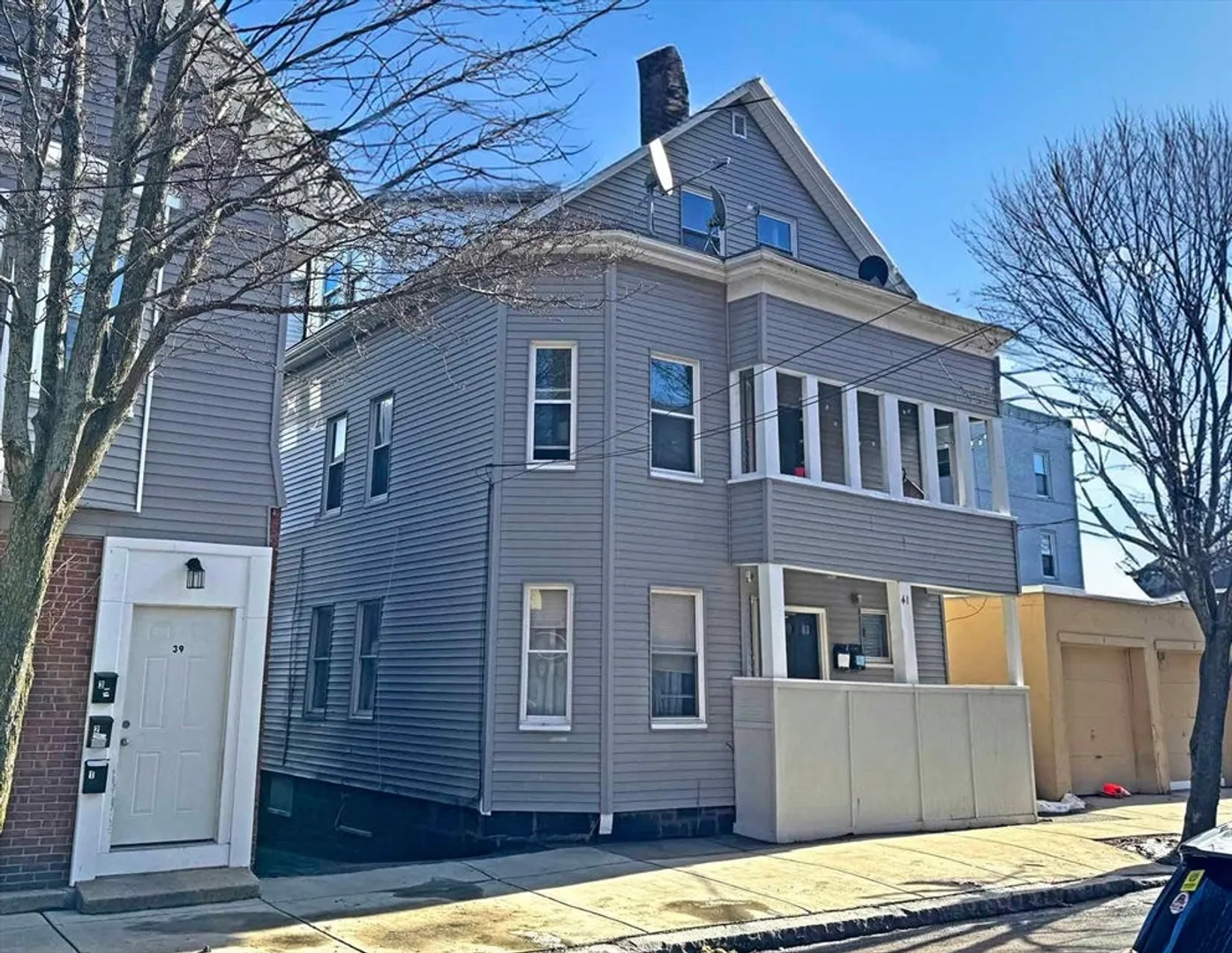 41 Salem St Photo 2