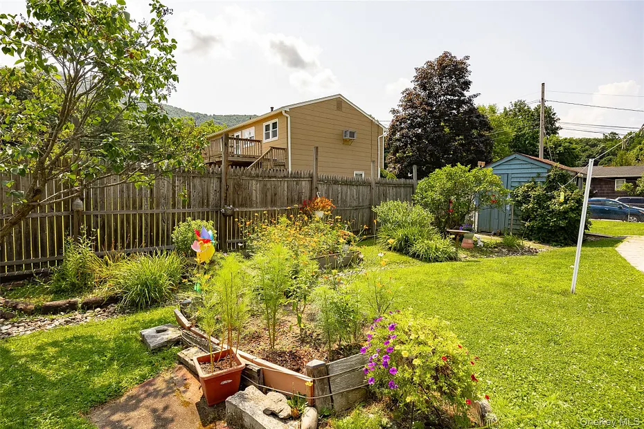 76 Phillips Street Photo 23