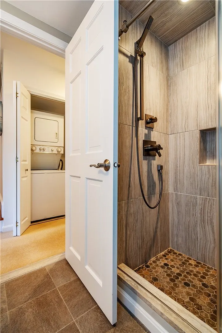 152 Crompton Avenue  #18 Photo 36