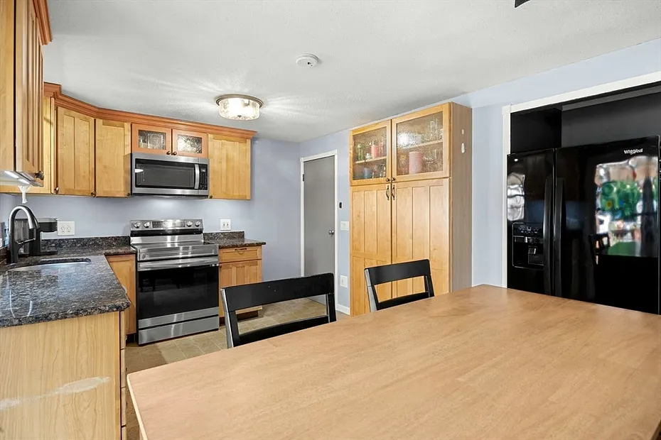68 Parenteau Dr Photo 8