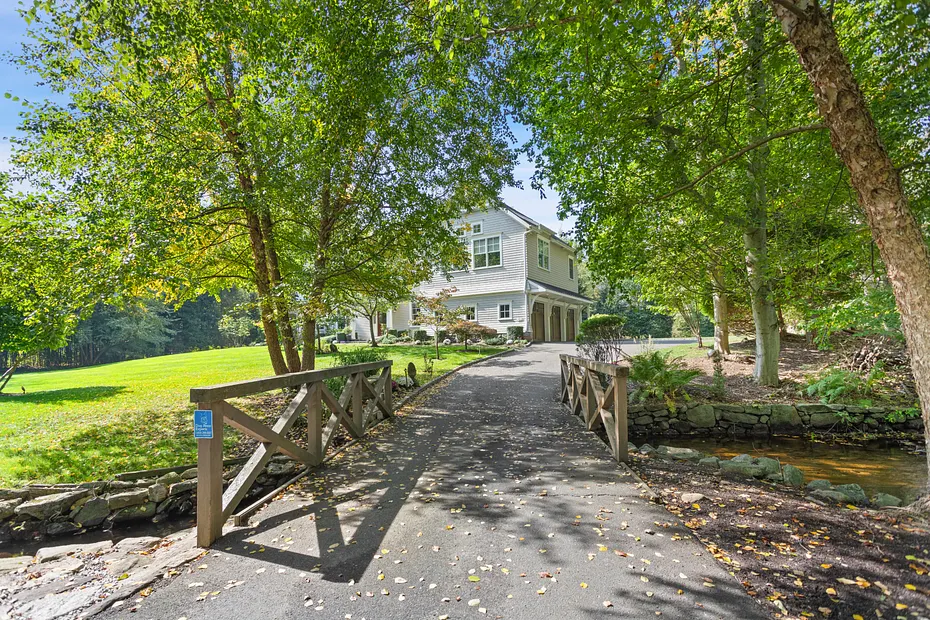 11 Woodside Lane Photo 37