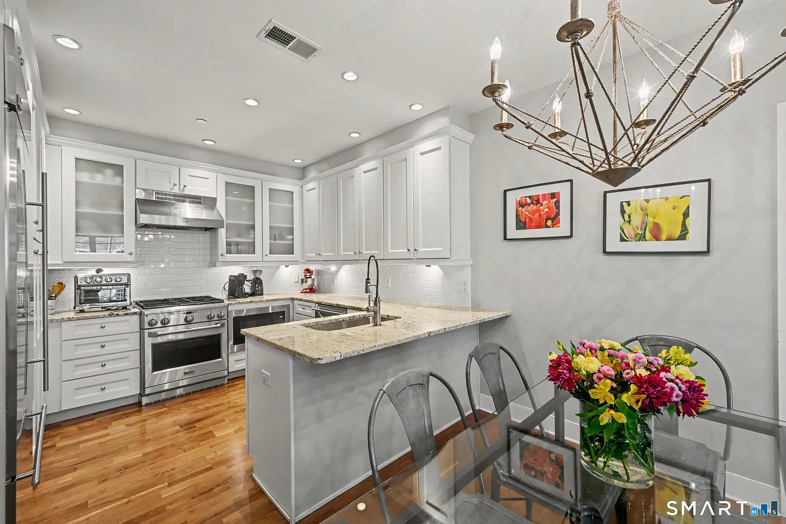 77 Havemeyer Lane  #410 Photo 14
