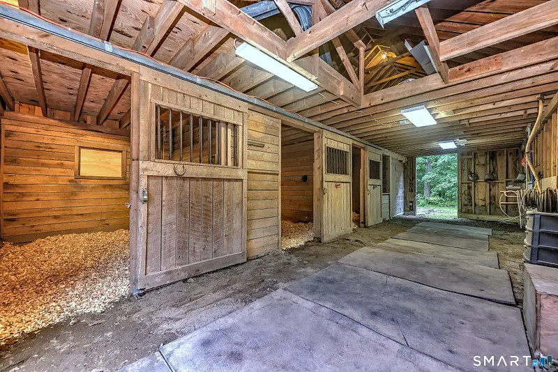 86 Spencer Hill Photo 34