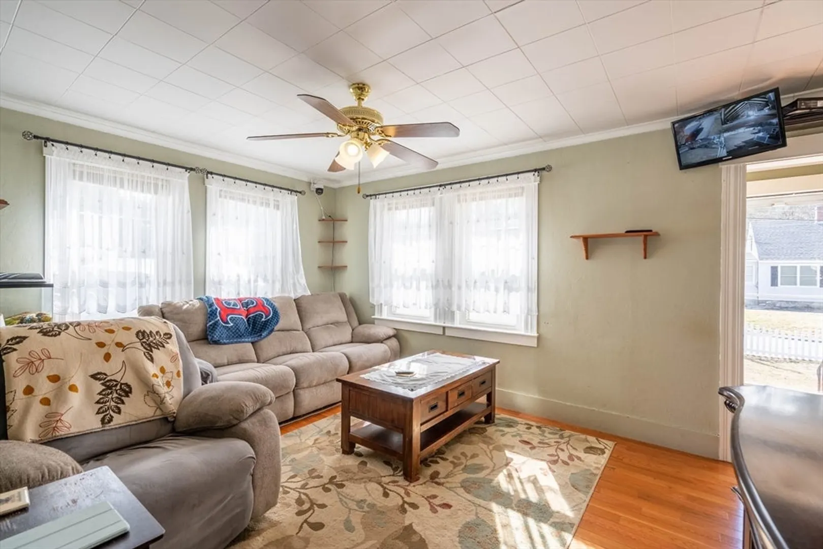 57 Ash Street Photo 18