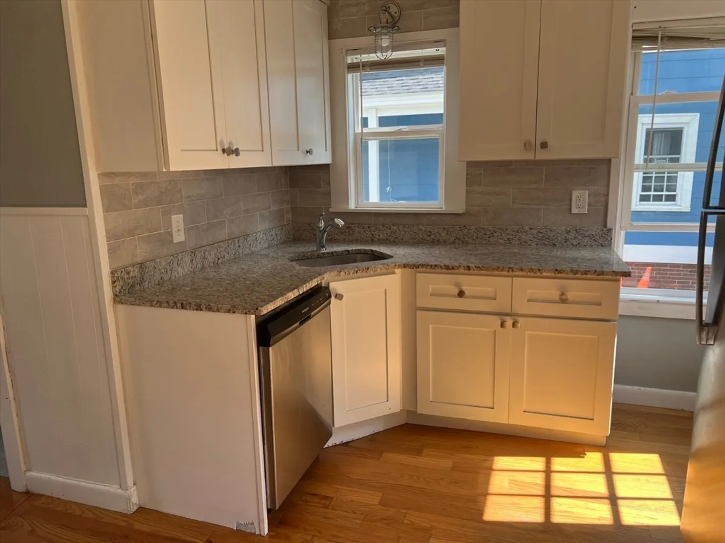 22 Murray St Photo 7