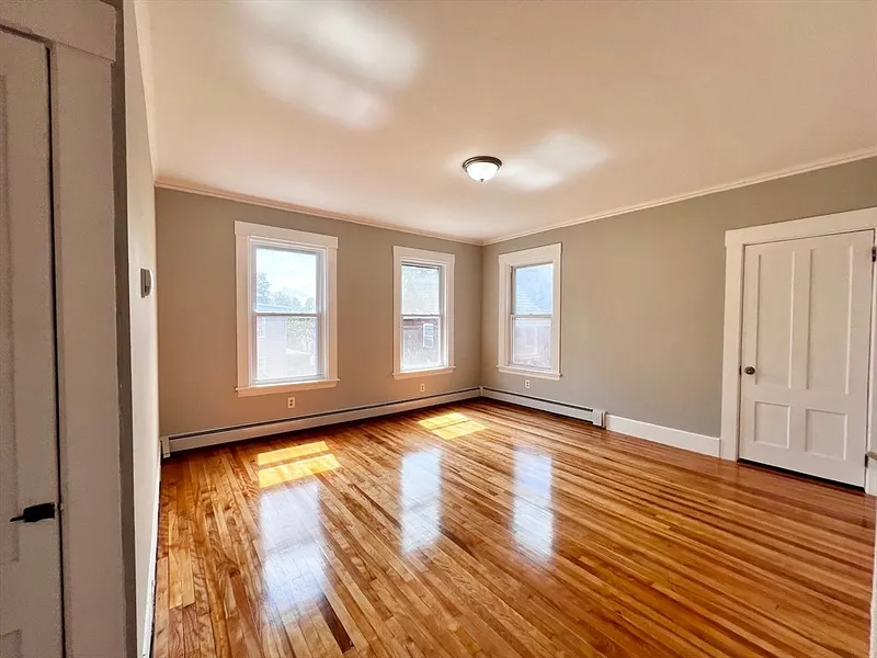 10 Oak St #2 Photo 3