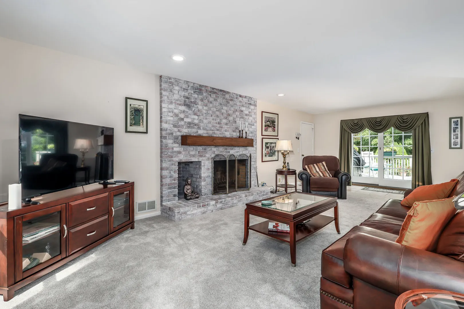 33 Brookwood Drive Photo 11
