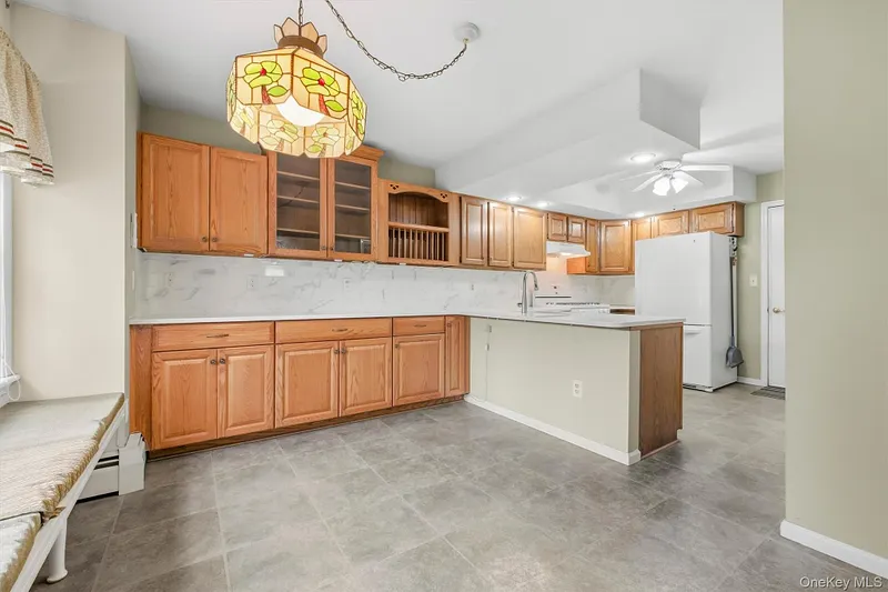 1069 Wolcott Avenue Photo 14