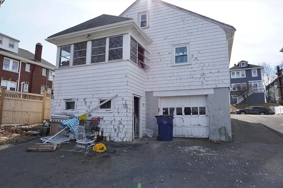 46 Cedrus Ave Photo 3