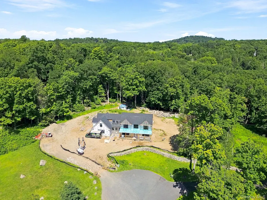 5 Boulder Pond Drive Photo 12
