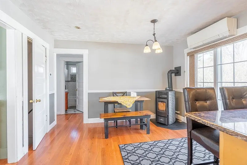 57 Ash Street Photo 13