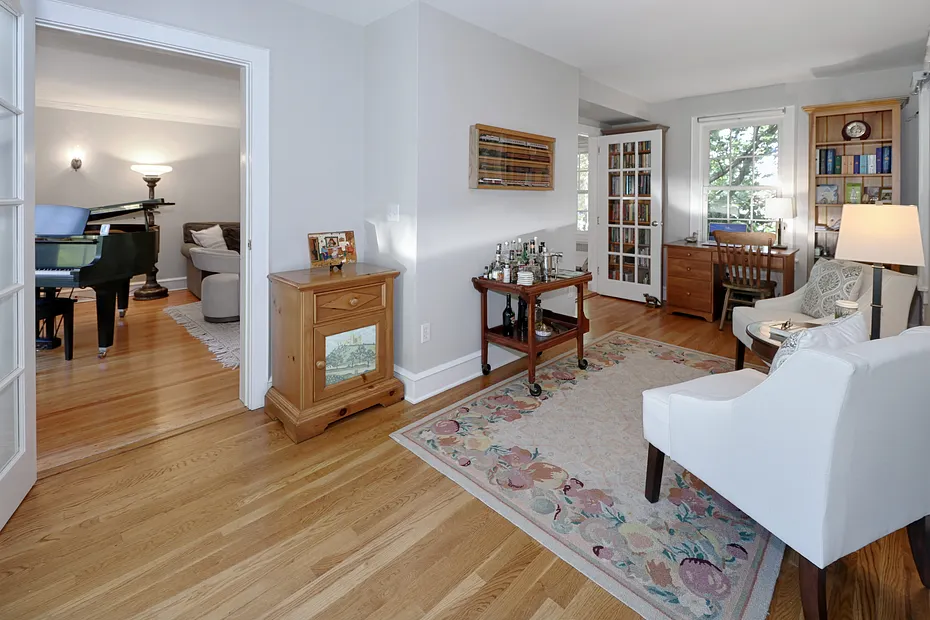 96 Benedict Avenue Photo 11