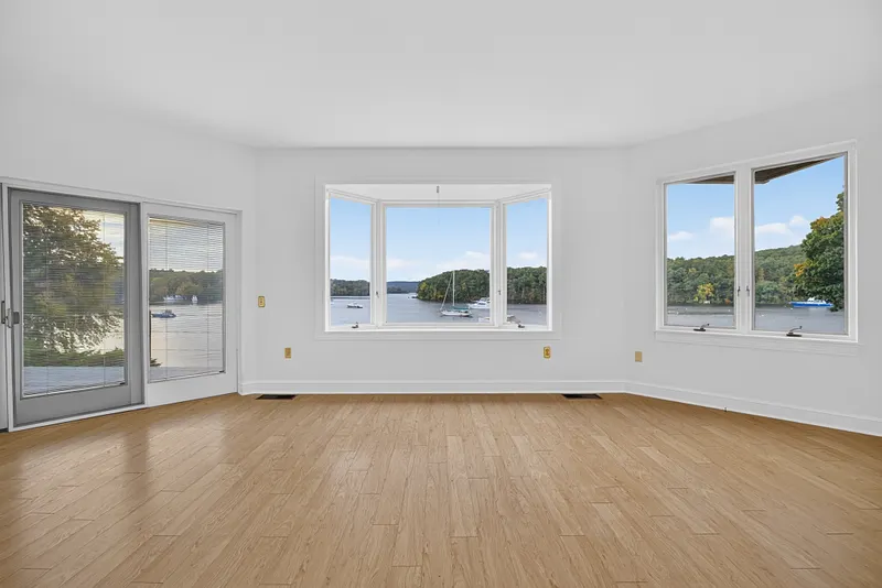 87 Cove Road Photo 20