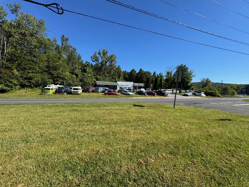 404 New Hartford Road Photo 2
