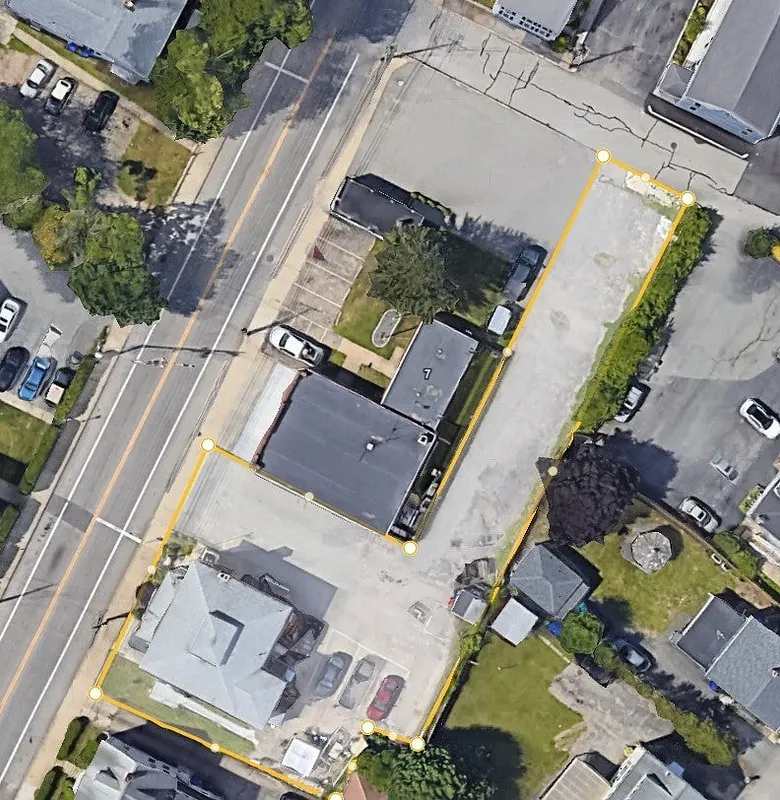 681 Providence Street Photo 4