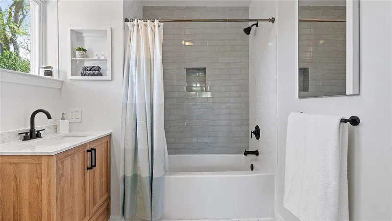152 Tuckerman Avenue  #7 Photo 27