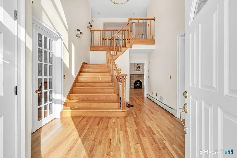 461 Amity Road Photo 9