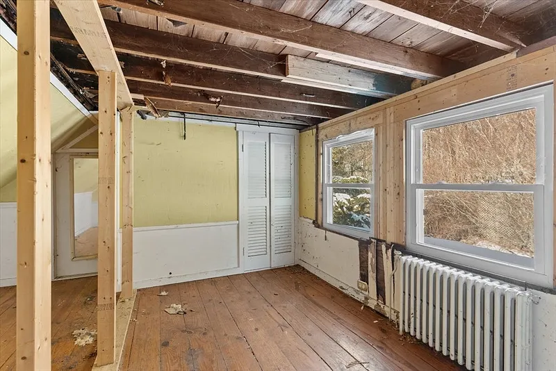 153 W. Main St. Photo 9