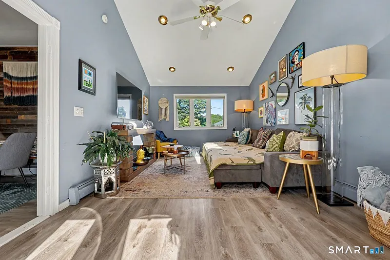 52 West Street Photo 11