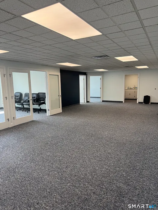 455 Boston Post Road Photo 8
