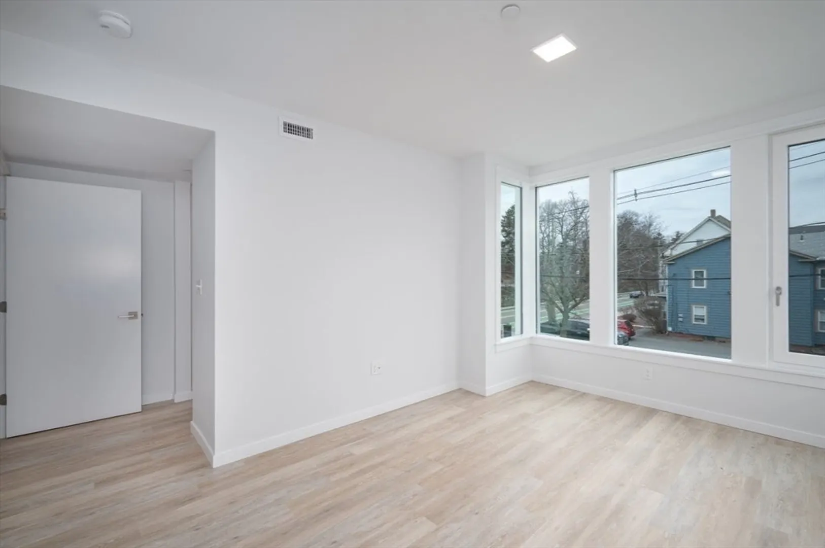 205 Beacon Street  #203 Photo 9