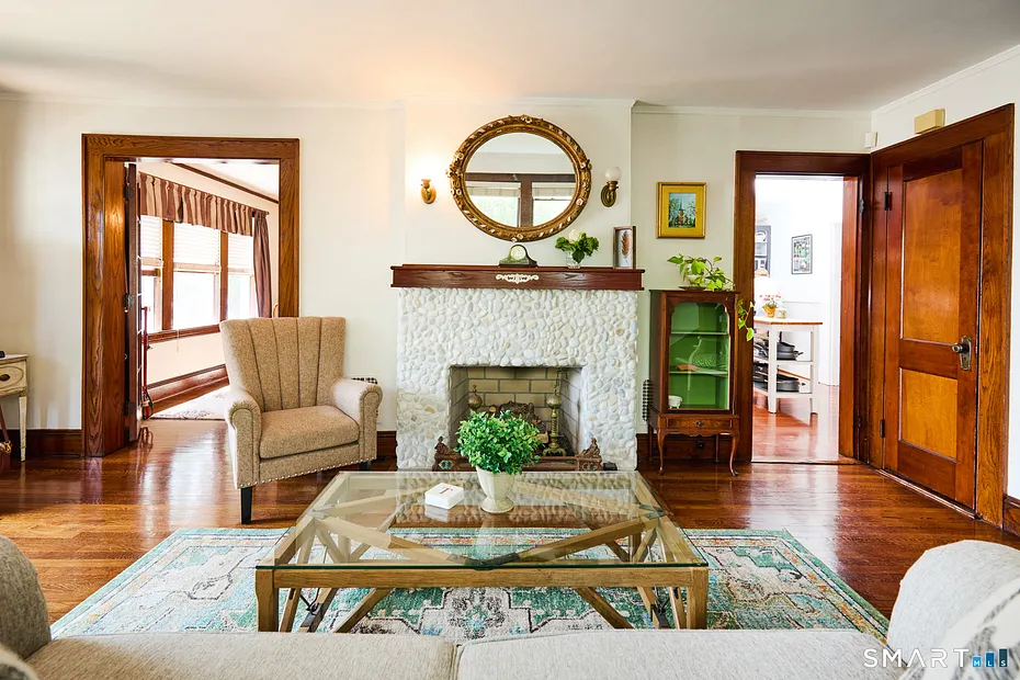80 Dixon Street Photo 5