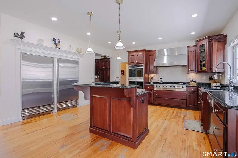 380 Southbury Road Photo 9