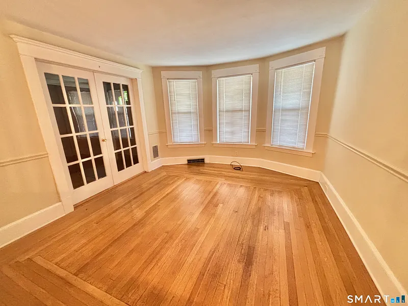 697 Washington Avenue Photo 12