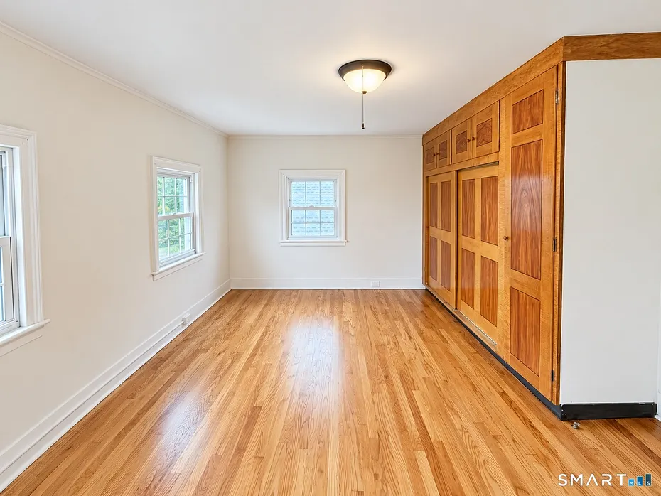 63 Golden Hill Street Photo 12