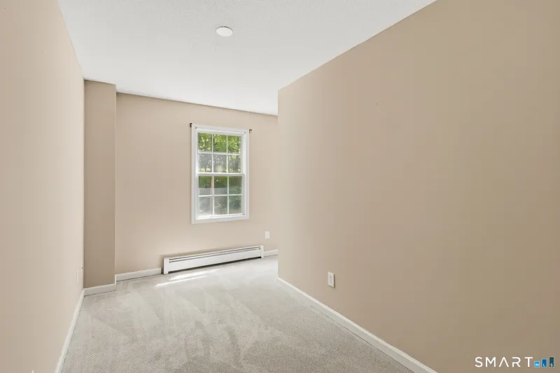 436 Tiffany Lane Photo 18