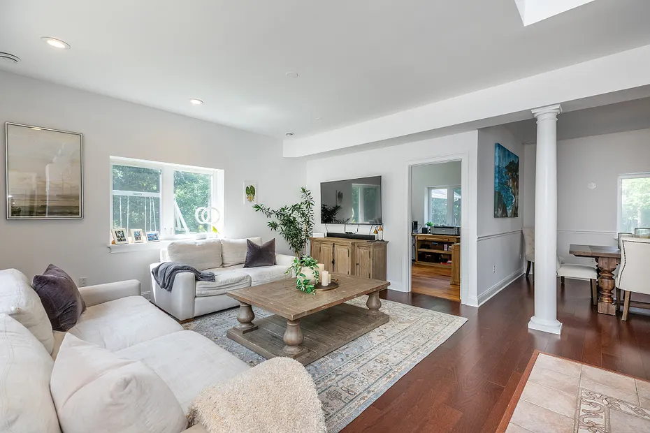 28 Drewbarrie Lane Photo 5