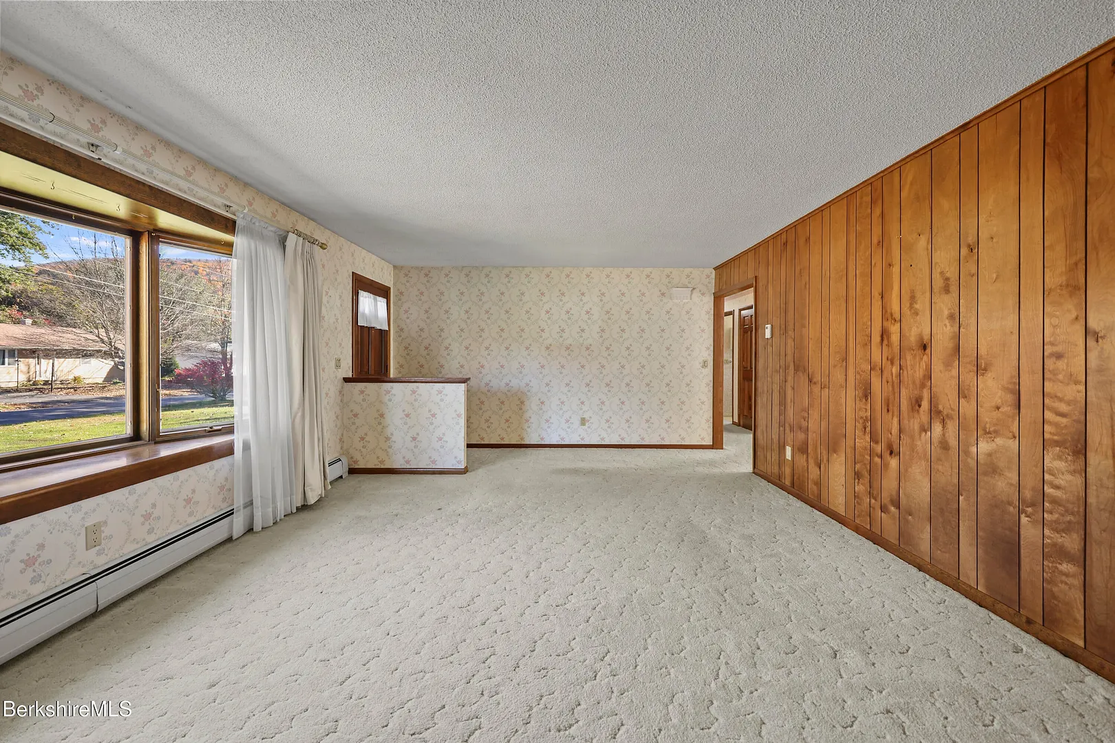 64 Devonshire Dr Photo 10