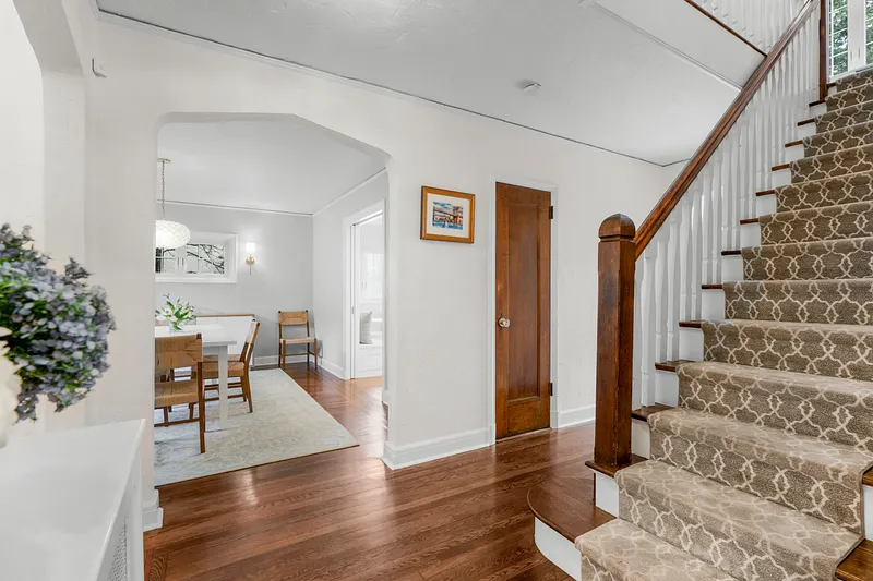 73 Woodlawn Avenue Photo 8