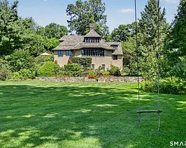 1 Woodland Road