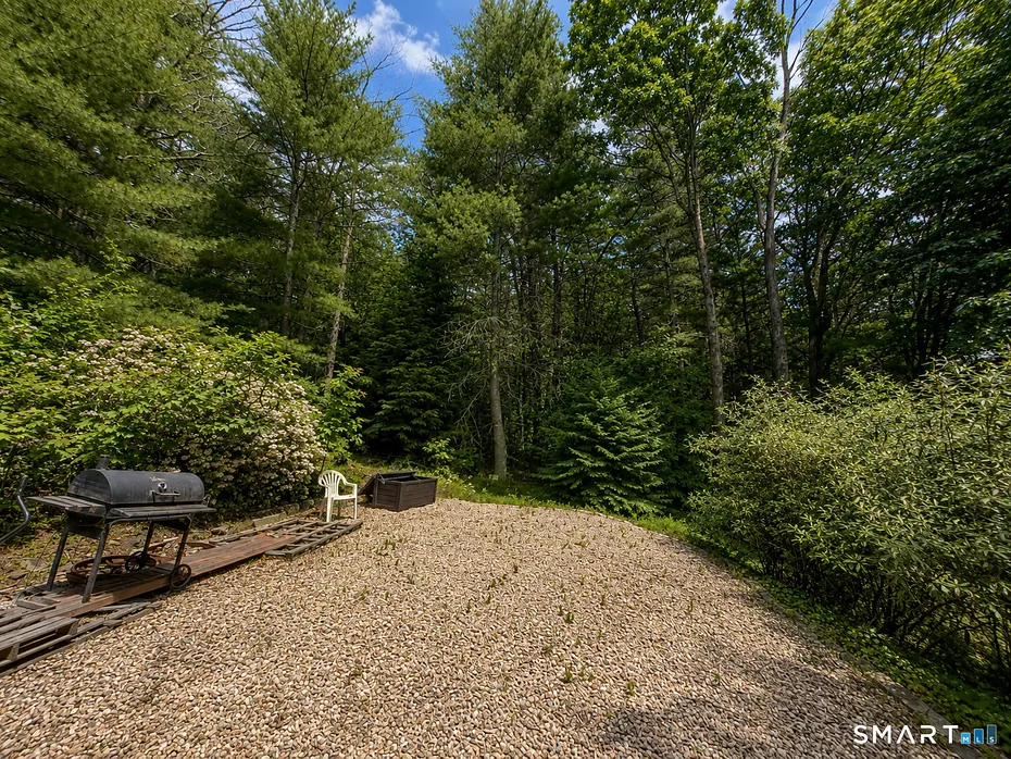 44 Pine Road Photo 9