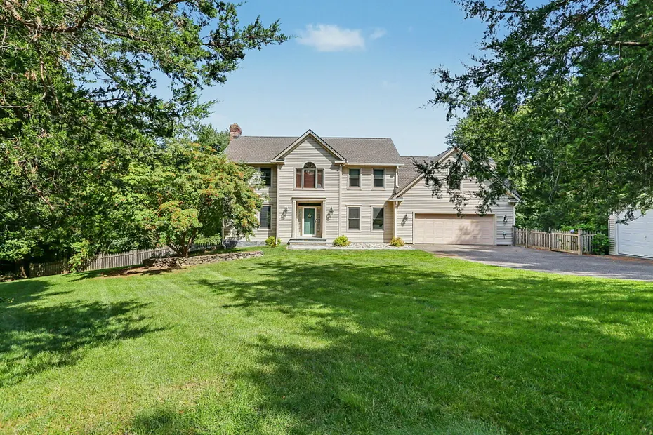 94 Tomlinson Road Photo 3