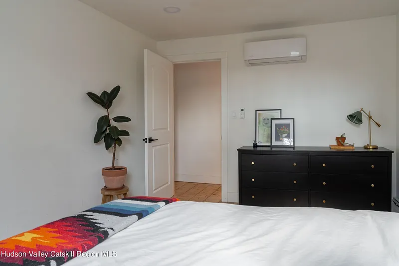517 State Street Photo 23