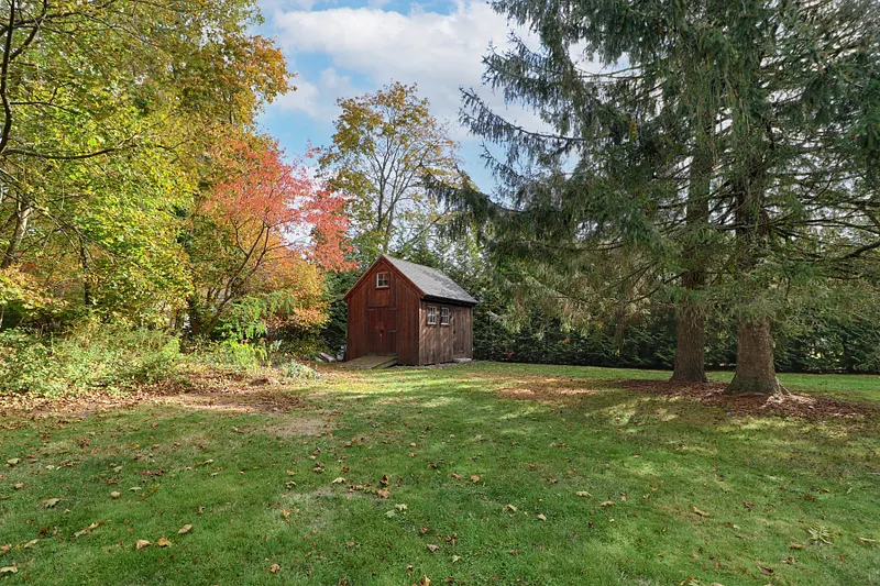 28 Brook Road Photo 9