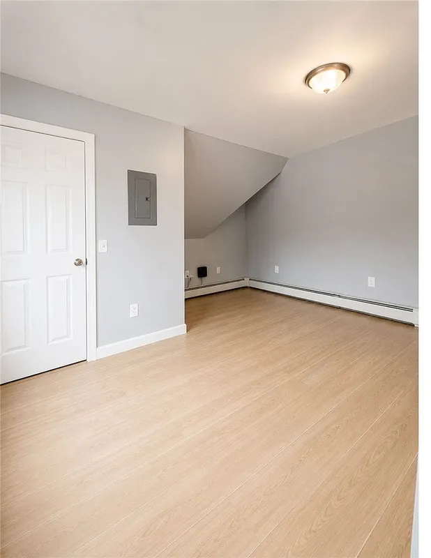40 Norwich Avenue  #3 Photo 6