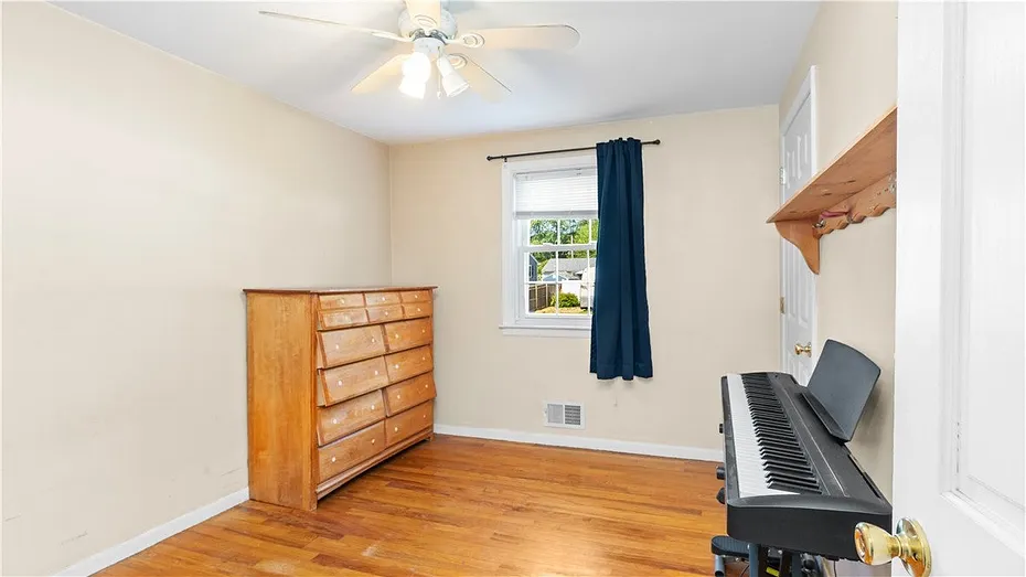 52 Brentwood Avenue Photo 17