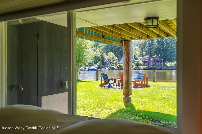 114 Lighthouse Drive Photo 32